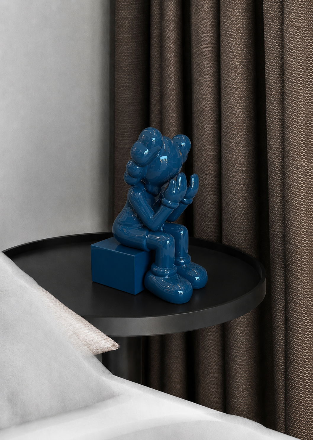 Kaws Sitting 28cm