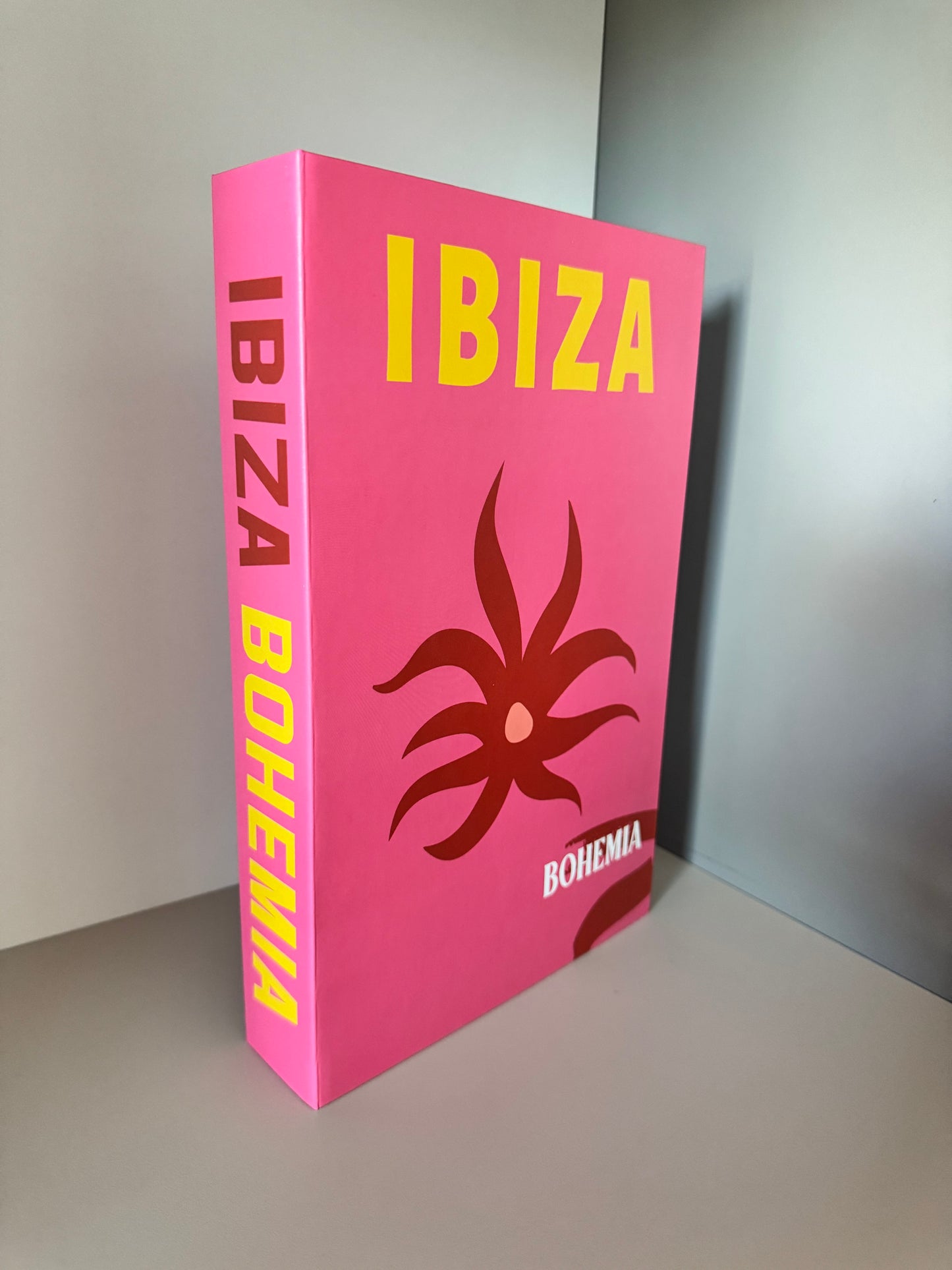 Fake Book Assouline 27x4.5x17cm